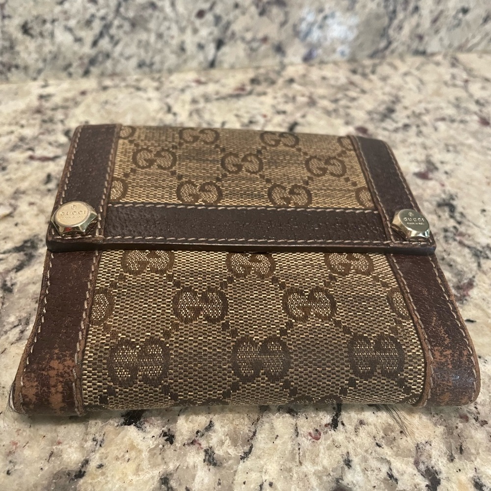 Authentic Brown Gucci wallet